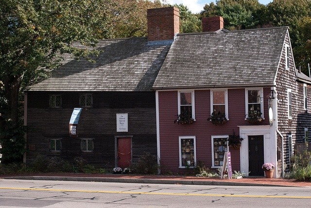 Richard Sparrow House c. 1640, Plymouth, Massachusetts