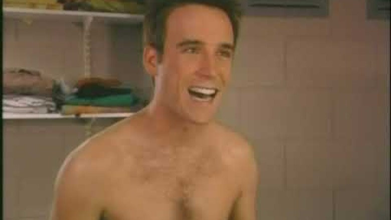 Undressed - Twins (2002)
