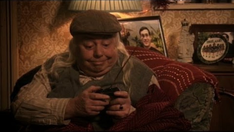 Mrs Brown's - Revolving Christmas Tree
