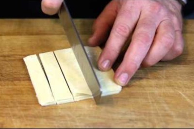 How to Make Fried Wonton Strips