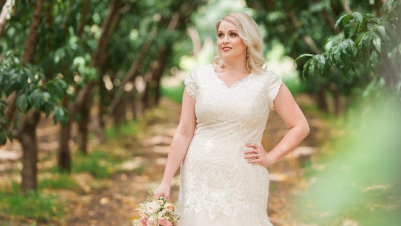 Looking for a Dress? 10 Beautiful Plus Size Wedding Gowns Under $500!