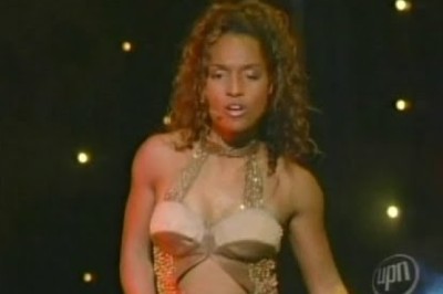 TLC performs Medley and 'I Bet' live