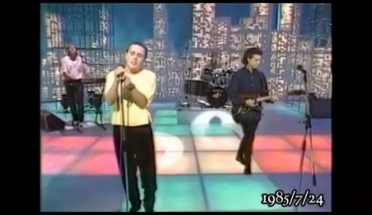 Tears for Fears - Everybody Wants To Rule The World (1985 Hit Studio Japan)