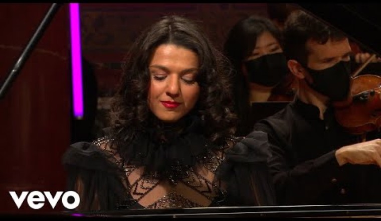 Khatia Buniatishvili - Tchaikovsky: Piano Concerto No. 1, Mov. 1