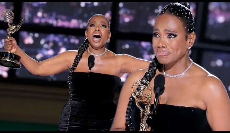 Emmys: Sheryl Lee Ralph Cries and SINGS Accepting Her Award