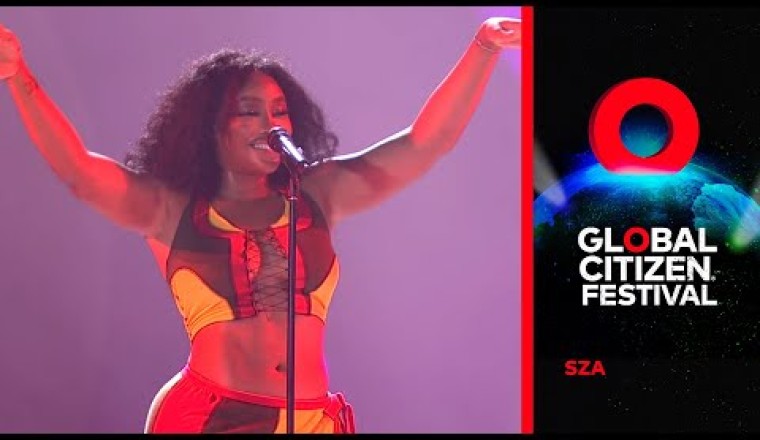 SZA Performs 'The Weekend'