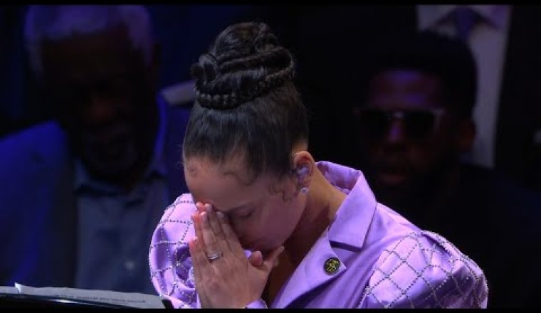 Alicia Keys performing Beethoven's "Moonlight Sonata" in honor of Kobe Bryant