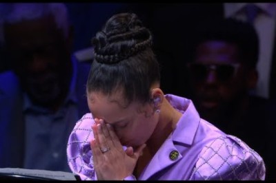 Alicia Keys performing Beethoven's 