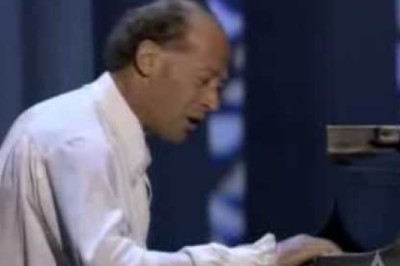 David Helfgott performs at the Oscars