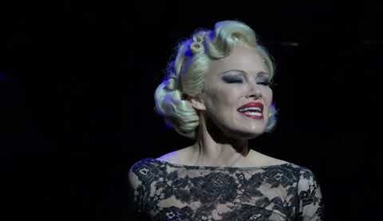 Chicago - Roxie - Pamela Anderson
