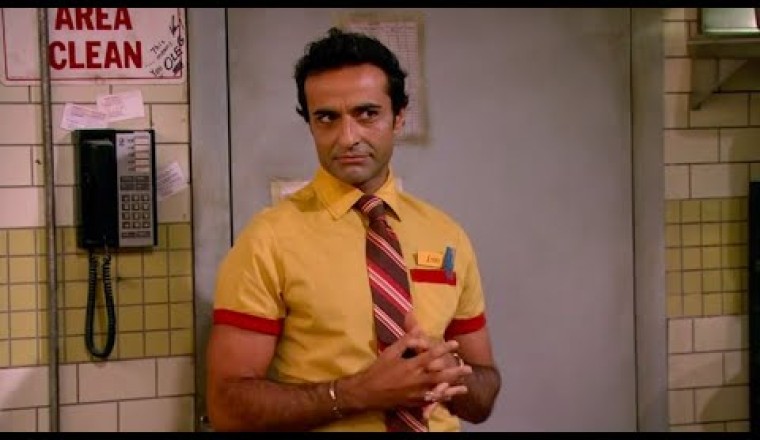 2 Broke Girls - First Day At The Diner