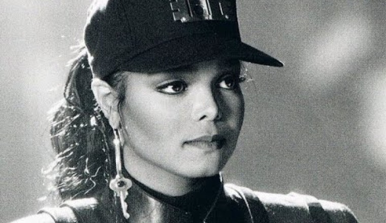 Top 10 Iconic Female Singers of the 80s