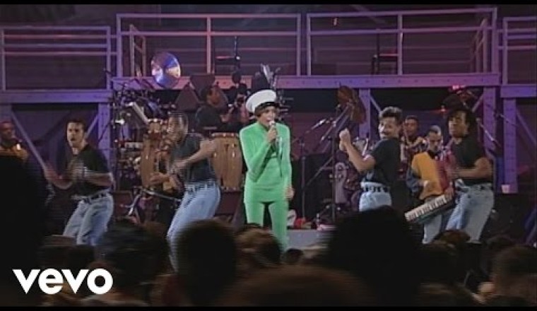 Whitney Houston - I'm Your Baby Tonight (Live from Welcome Home Heroes)
