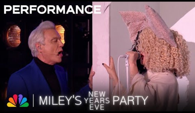 Sia Performs "Unstoppable" with David Byrne