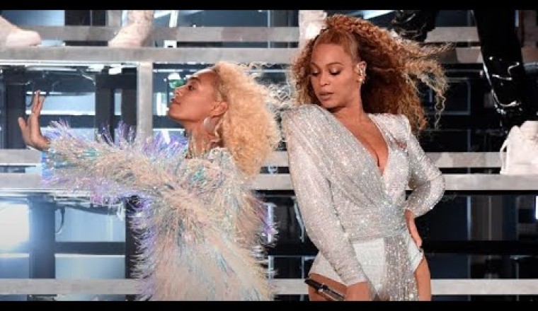 Beyoncé and Solange Dancing In Homecoming