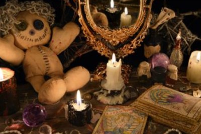 Voodoo vs. Hoodoo: What’s the Difference?