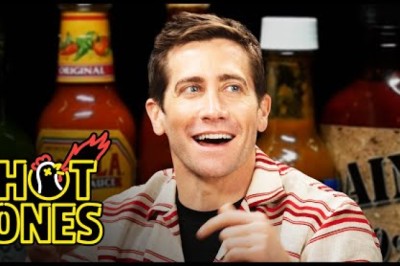 Jake Gyllenhaal Gets a Leg Cramp While Eating Spicy Wings