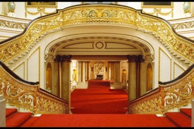 Inside Queen Elizabeth $5 Billion Buckingham Palace