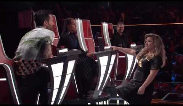 Kelly Clarkson Funniest Moments on The Voice