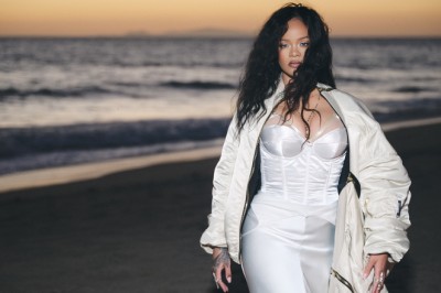 Rihanna Celebrates Making Spotify History ‘Wit No New Album’