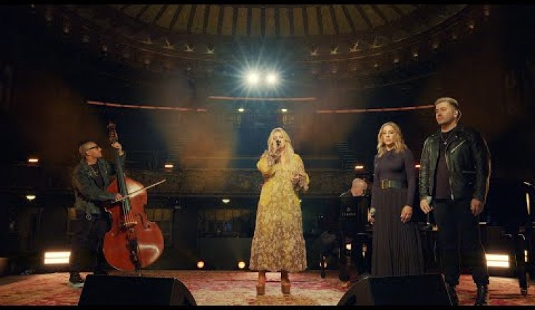 Kelly Clarkson - mine (Stripped Live at the Belasco Theater)