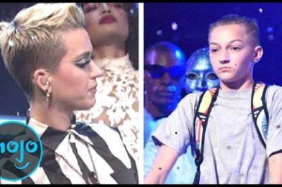 Top 10 UNBEARABLY Awkward Live Musical Performances