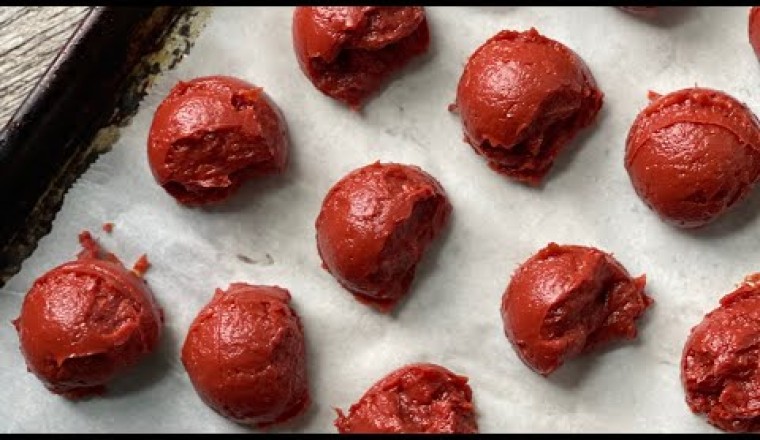 An EASY way to make homemade TOMATO PASTE!