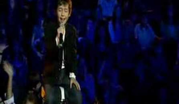Troye Sivan - Telethon Performance '06