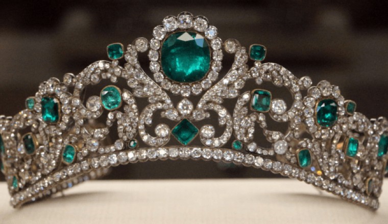 Tiaras Located in the Louvre Museum with the French Crown Jewels!
