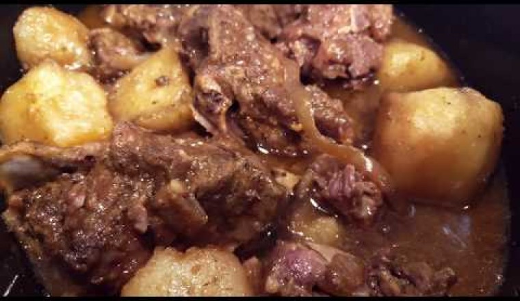 Slow Cooker Neck Bones