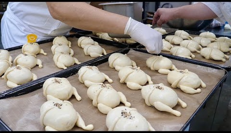 Korean Street Food - Chicken Shaped Bread