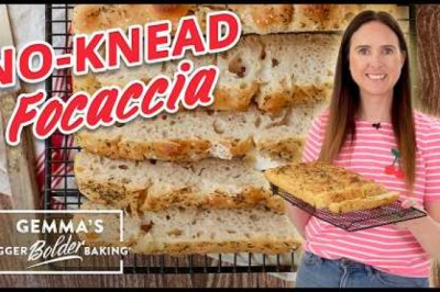 Easy No-Knead Focaccia with Roasted Garlic and Rosemary