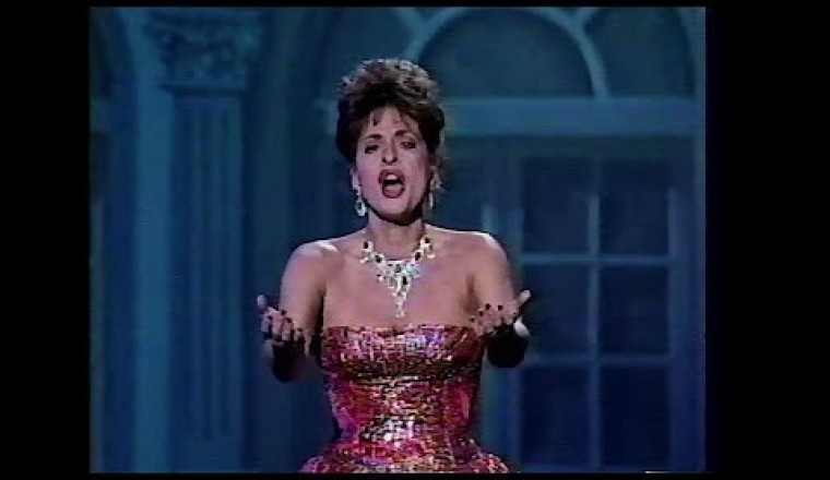 Patti LuPone Singing "Don't Cry For Me Argentina"