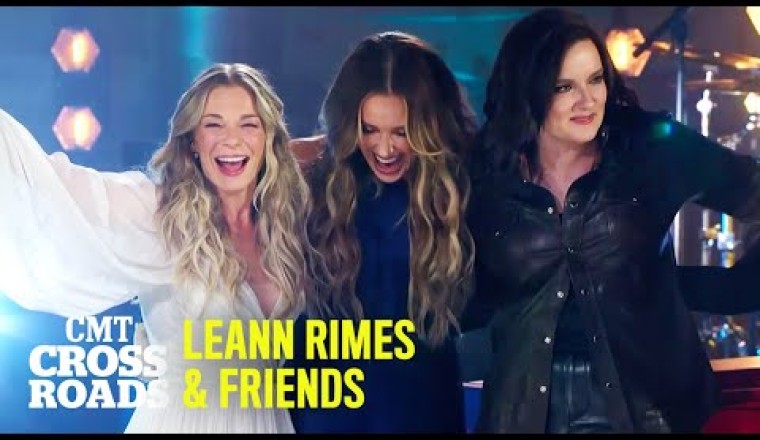 LeAnn Rimes and Friends Perform "Can't Fight The Moonlight"