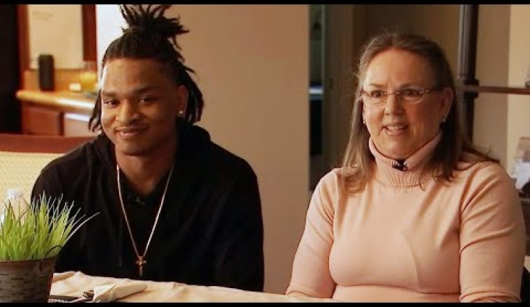 Grandma Spends 6th Thanksgiving With Man She Texted by Mistake