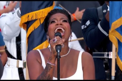 Fantasia Performs 