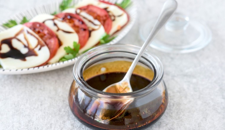 How To Make Balsamic Reduction (Balsamic Glaze)