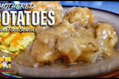 Smothered Potatoes and Onion Gravy