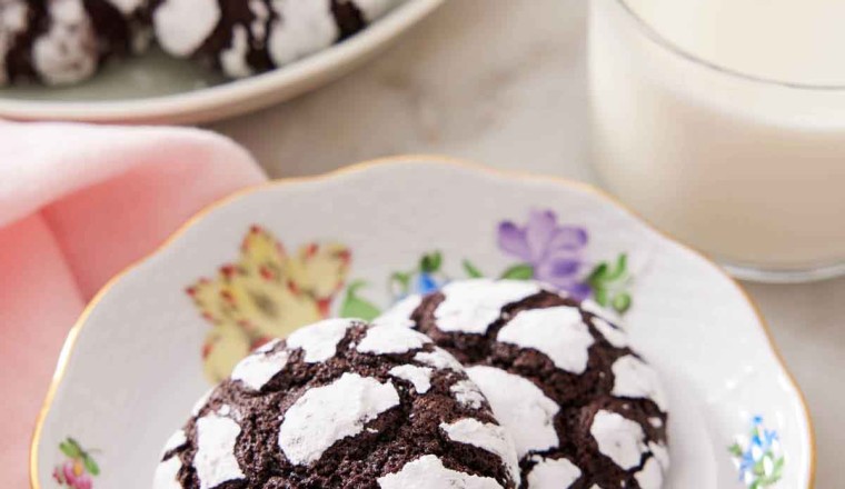 Chocolate Crinkle Cookies