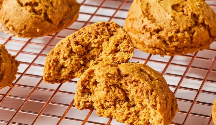 2-Ingredient Pumpkin Spice Cookies