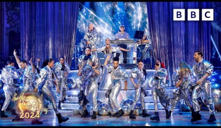 Opening Blackpool Week With the Most Iconic Pet Shop Boys Dance!