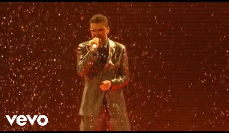 Wham! - Last Christmas (Live at Wembley Arena)