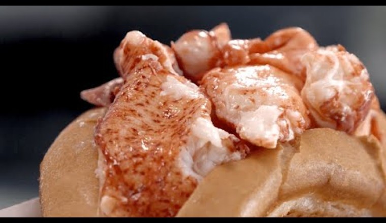 The Best Lobster Roll in New England is at McLoons Lobster Shack in South Thomaston, Maine