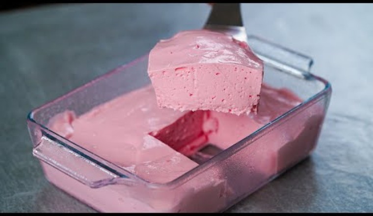 3 Ingredient Strawberry Mousse