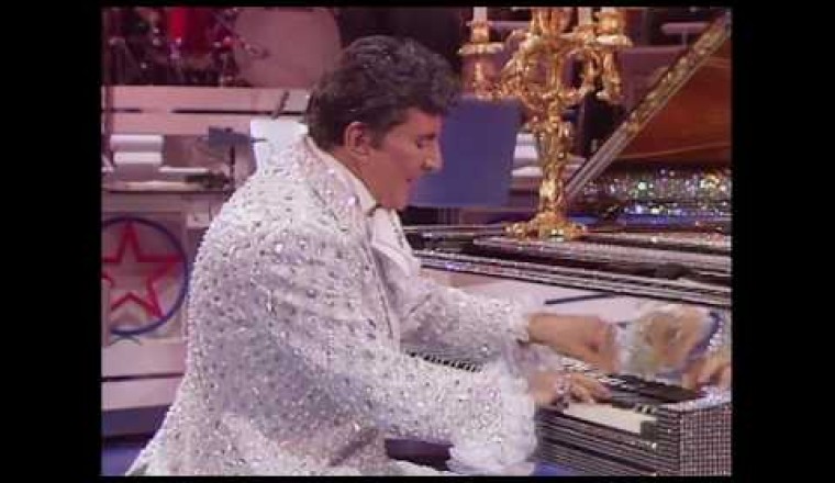 Liberace - Gershwin Medley (1985)