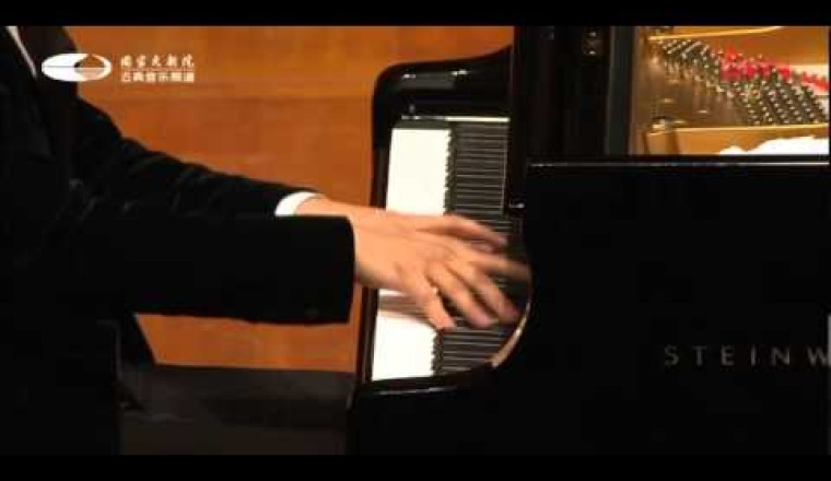 Lang Lang Plays Franz Liszt "La Campanella"