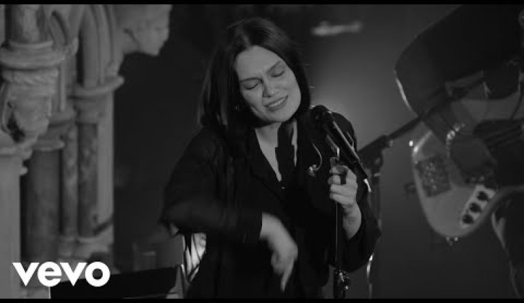 Jessie J Unplugged: “No Secrets” Live at Union Chapel