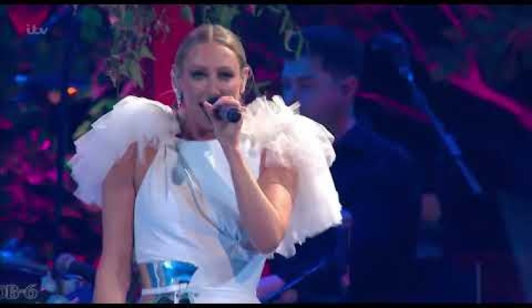 Steps Perform Platinum Megamix at The Big Jubilee Street Party