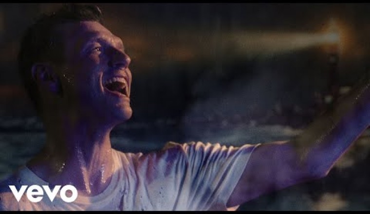 Nick Carter Shines in Emotional New Single Searchlight