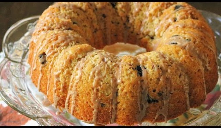 Easy Applesauce Bundt Cake With Cinnamon Glaze